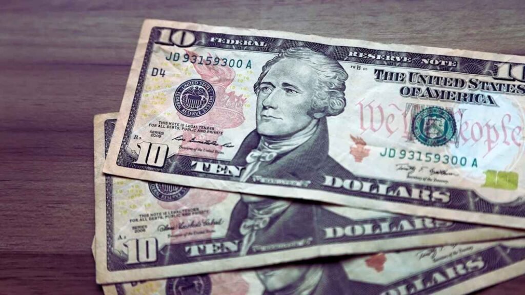 Teen’s $10 Gold Certificate Find in Grandpa’s